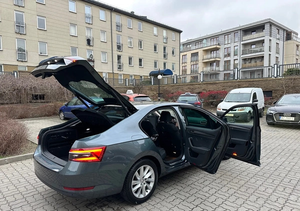 Skoda Superb cena 69999 przebieg: 248533, rok produkcji 2019 z Dobczyce małe 436